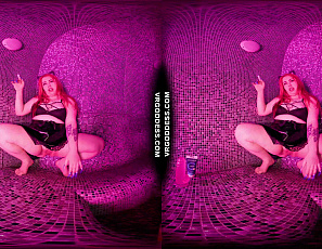 010325_strawberry_pastel_bbw_pawg_model_gets_herself_off_with_a_huge_pink_dildo_in_hot_sauna