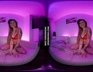010825_melonie_slapping_her_titties_with_large_glass_anal_plug_and_fisting_her_pussy_dp_double_penetration