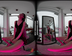 020225_poppy_watching_herself_in_a_mirror_fucking_herself_with_a_dildo_on_a_snowy_day