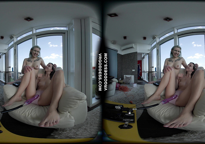 020725_rebeka_ruby_has_her_pussy_licked_by_sammie_while_getting_deep_banging_from_the_fucking_machine