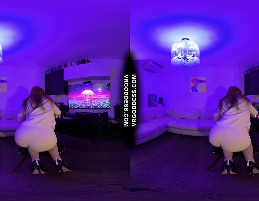 Late Night Striptease Dancer Lea Deep Glass Dildo Masturbation
