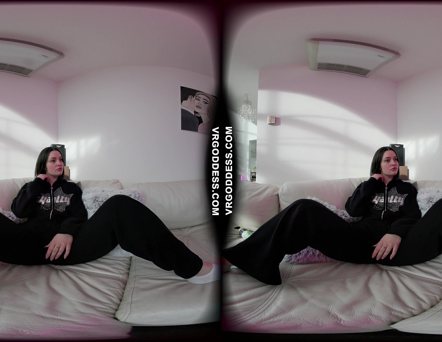 Sexy Paulina Makes Her First Time Naked Masturbation Video On The White Casting Couch