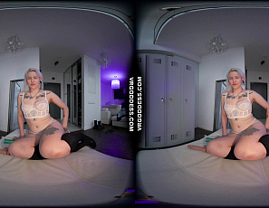 022725_sammie_masturbates_with_a_dildo_dp_anal_fingering_in_the_locker_room_after_dark
