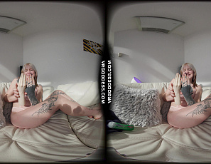 041325_brille_tries_masturbating_with_a_rubber_fist_first_time_attempt_at_fisting