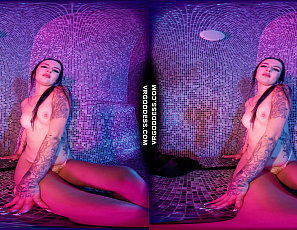 042426_veronika_lei_oiled_up_and_naked_in_the_hot_sauna