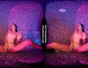 042426_veronika_lei_oiled_up_and_naked_in_the_hot_sauna