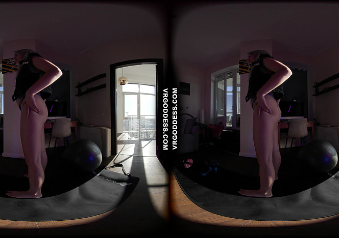 061726_rosalinda_getting_sweaty_while_working_out_naked