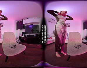 070925_sexy_as_fuck_eyla_moore_striptease_dancing_and_masturbating_with_a_hitachi_vibrator