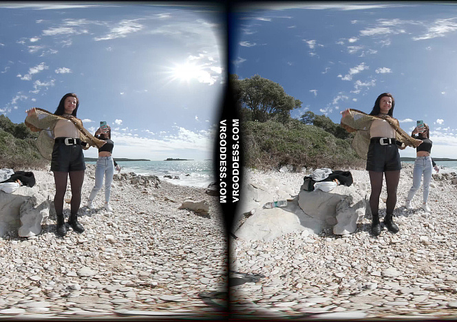 080125_long_day_at_the_nude_beach_with_two_teens_gabriela_lati_and_dora_picnic_painting