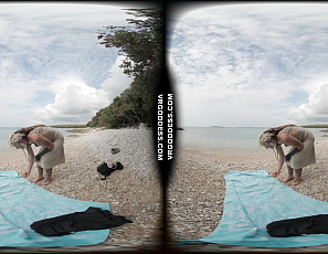 081325_brille_naked_and_masturbating_on_a_nudist_beach_in_italy_while_on_vacation