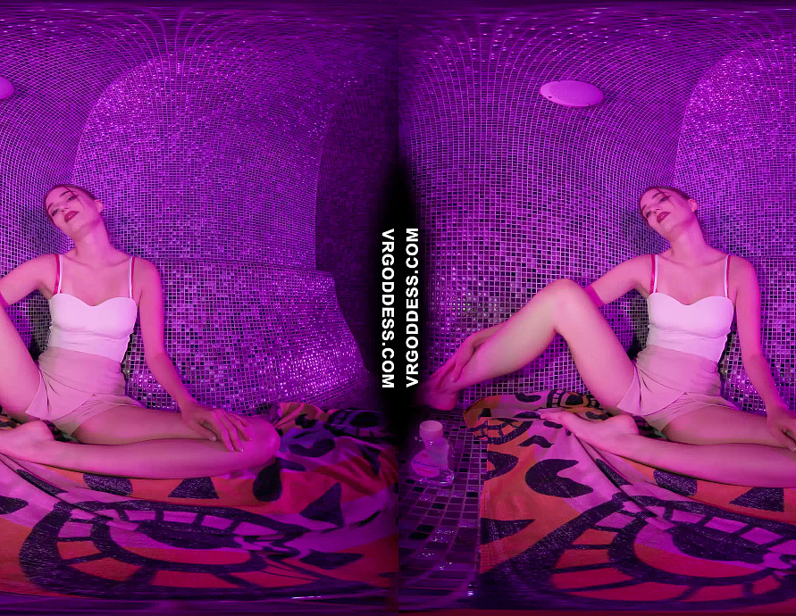Miss Perfect Asshole Mary Moon Sweaty In The Steamy Suana
