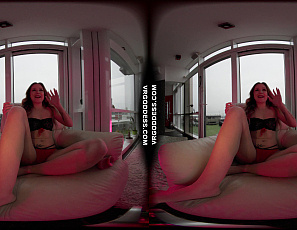 101825_elizabeth_masturbating_with_a_dildo