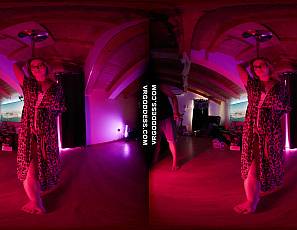 103125_babyhunters_striptease_dancing_and_shaving_her_pussy_clean_for_halloween