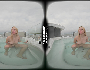 112325_melesa_rooftop_jacuzzi_masturbation_on_a_snowy_day_ice_and_fire
